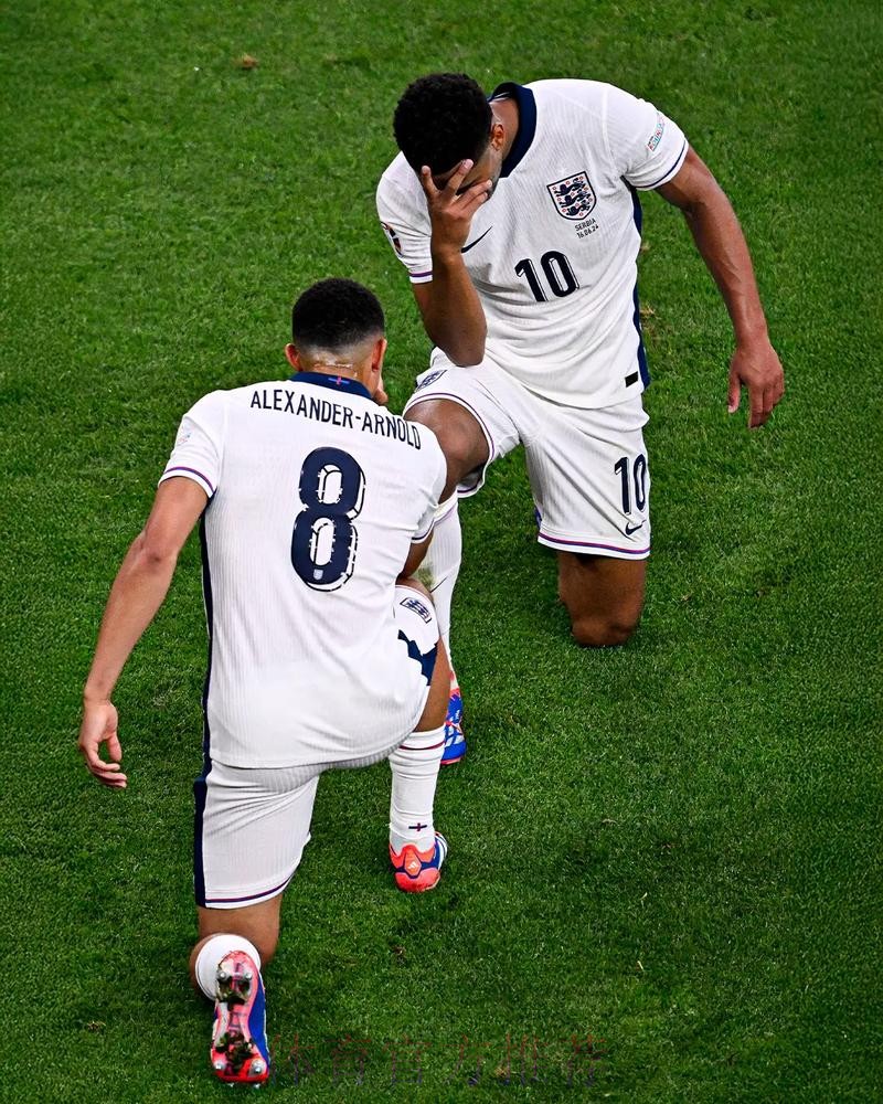 皇马提供阿诺德4年合同+签字费 红军称球员留队